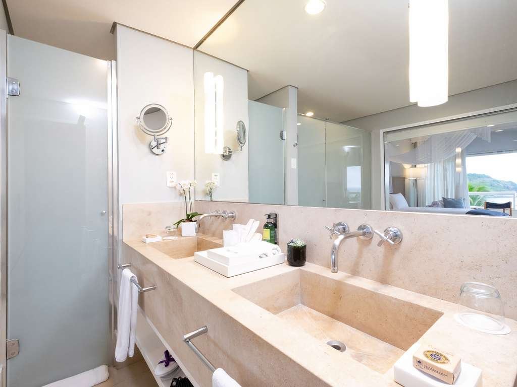 Suite Luxo 01 cama King Size, Vista Mar, Banheira de Imersão, Varanda, WIFI cortesia. — foto 4