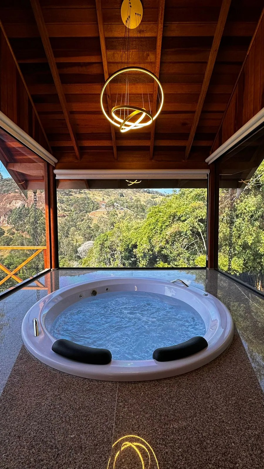 Chalé Horizonte com Piscina climatizada privativa, Banheira de hidromassagem, Lareira interna, Ar-condicionado, Wi-Fi e TV — foto 13
